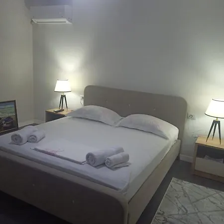 Kristina Mitllari 1 Pensionat 3*